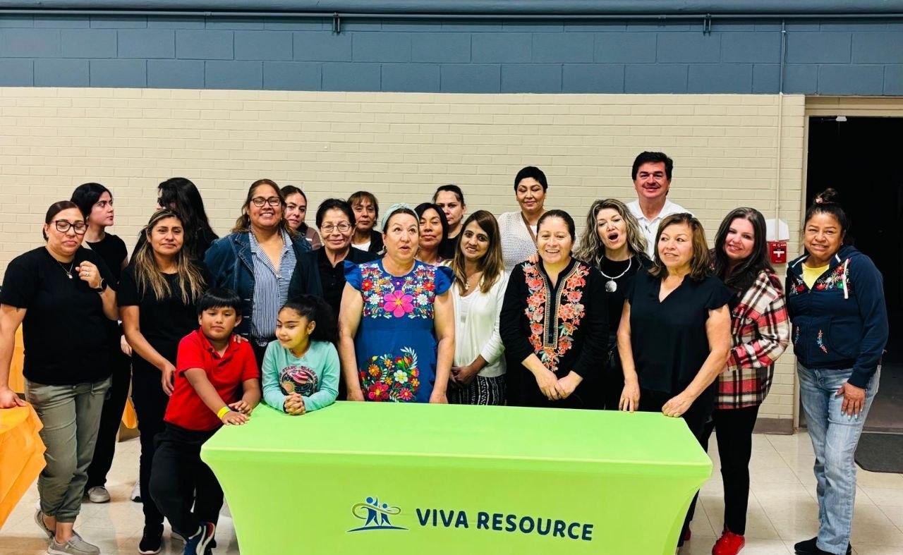 VIVA volunteers team together